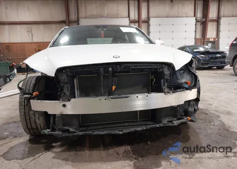 2015 Mercedes-Benz E 350 4Matic z USA, uszkodzony, nr VIN WDDHF8JB7FB135625